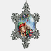 Schlafen Weihnachten Elf mit Calico Kitten Schneeflocken Zinn-Ornament (Links)