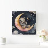 Schläfenbär auf dem Mond Quadratische Wanduhr (Zuhause)