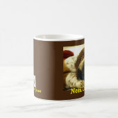 Schlafendachshund-Jagdhund auf "Bedarfs-Kaffee-" Kaffeetasse (Mittel)
