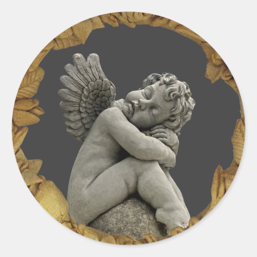 Schlafende Cherub Engel Skulptur rund Sticker. Runder Aufkleber (Vorderseite)