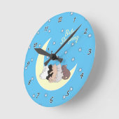 Schlafende Kätzchen mit benutzerdefinierbarer Numm Runde Wanduhr (Winkel)