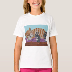 Schlafende Katze mit hinterlistigen Mäusen T-Shirt