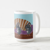 Schlafende Katze und hinterlistige Mäuse Tasse (VorderseiteRechts)