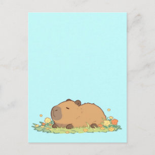 Schlafender Capybara ruht auf Sommerwiese Postkarte