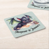 Schlafender Drache mit grünen Flügeln  Rechteckiger Pappuntersetzer (angewinkelt)