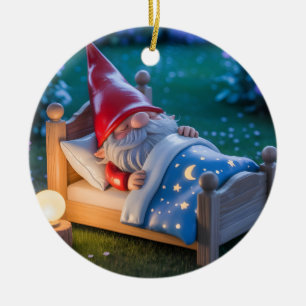 Schlafender Gnom im nächtlichen Garten Keramik Ornament
