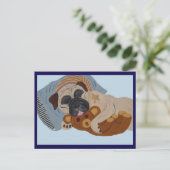 Schlafender Pug mit Teddybär Feiertagspostkarte (Stehend Vorderseite)