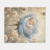 Schlafendes Baby in blauer Blume  Fleecedecke (Vorderseite (Horizontal))