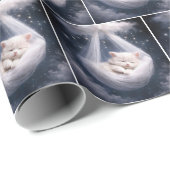 Schlafendes Kätzchen in einer Tüll-Hängematte Geschenkpapier (Rolleneckpunkt)