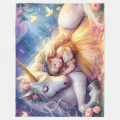 Schlafendes Mädchen Einhorn Traumlandschaft Fleecedecke (Vorderseite)