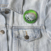 SchlafenLemur auf Gras Button (Beispiel)