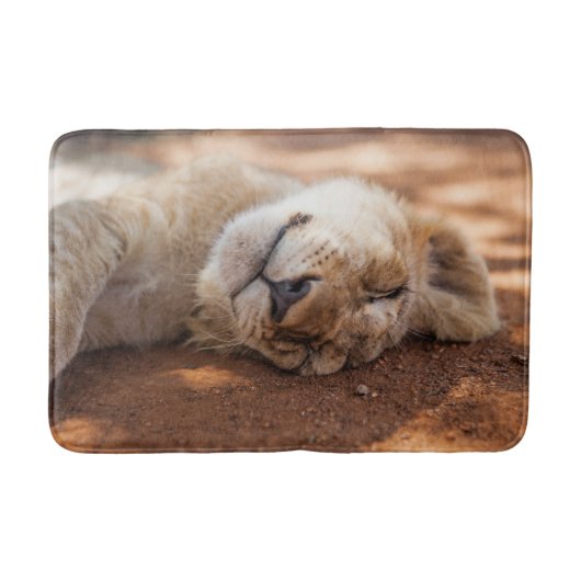 Schlafenlöwe CUB Getty Bild-| Badematte (Vorderseite)