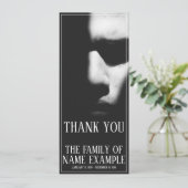 Schlafgesicht im Halbschatten (Stehend Vorderseite)