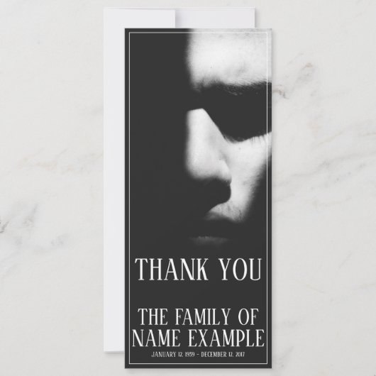 Schlafgesicht im Halbschatten (Vorderseite)