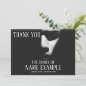 Schlafgesicht im Halbschatten (Stehend Vorderseite)