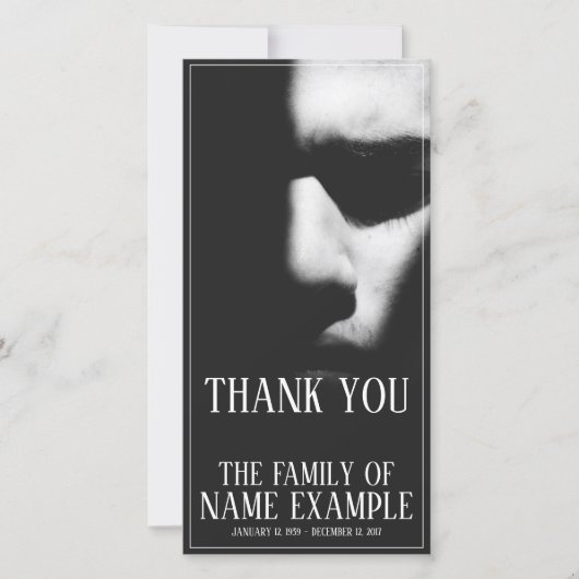 Schlafgesicht im Halbschatten (Vorderseite)