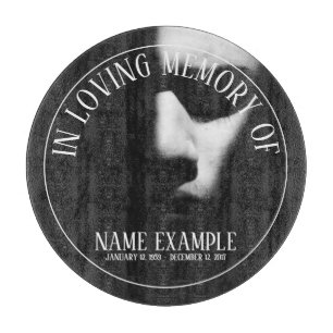 Schlafgesicht im Halbschatten Schneidebrett