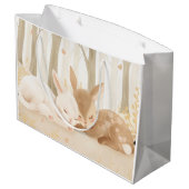 Schlafkaninchen und im Wald faehig Große Geschenktüte (Rückseite Schrägansicht)