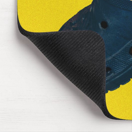 Schlafkätzchen in Croc Shoe, Mousepad (Ecke)