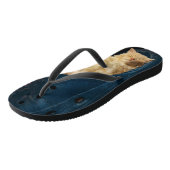 Schlafkätzchen in einem Croc Shoe, Flip Flops Badesandalen (Schrägansicht)