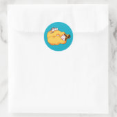Schlafmädchen mit gemütlicher Katze Runder Aufkleber (Tasche)
