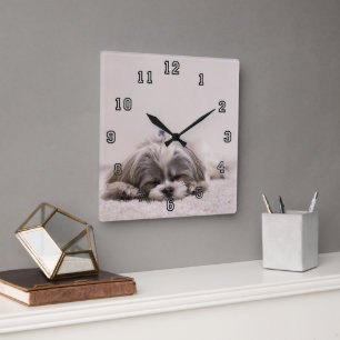 Schlafpuppe Quadratische Wanduhr