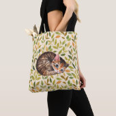 Schläfrige Katze, geblümter Hintergrund Tasche (Von Nahem)