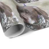 Schläfriger mit Augen deutscher kurzhaariger Geschenkpapier (Rolleneckpunkt)