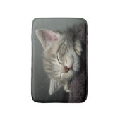 Schläfriges Kätzchen Badematte (Vorderseite Vertikal)