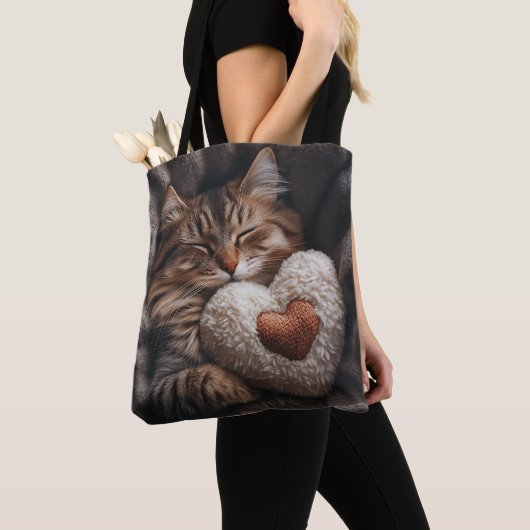 SCHLAFTABBYKATTE MIT HERZGESTATTETER PILLOW TASCHE (Von Nahem)