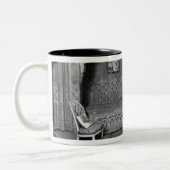 Schlafzimmer, das Jeanne Lanvin c.1920-25 gehört Zweifarbige Tasse (Links)