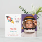 Schlag ab! Weltraumraketenschiff Geburtstags-Foto Einladung (Stehend Vorderseite)