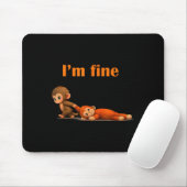 Schlag den Affen, der ein Kuscheltier umarmt Meme Mousepad (Mit Mouse)