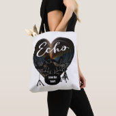 Schlagzeuger-Schlagen auf Trommeln - Echo vom Tasche (Von Nahem)