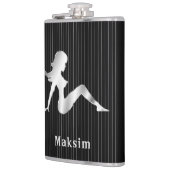 Schlamm-Klappen-Mädchen gezeichnet auf schwarzer Flachmann (Links)