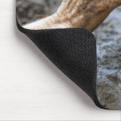 Schlammige Hand greift nach Jesus Mousepad (Ecke)