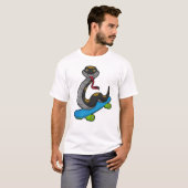 Schlange als Skater mit Skateboard T-Shirt (Vorne ganz)