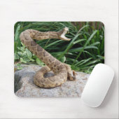 Schlange auf einem Felsen Mousepad (Mit Mouse)