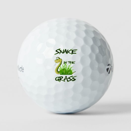 Schlange im Gras Golfball (Vorderseite)