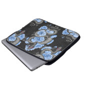 Schlangen und blaue Rose Laptopschutzhülle (Vorne Knopf)