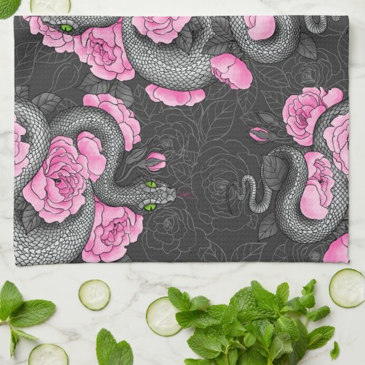 Schlangen und rosa Rosen Geschirrtuch (Gefaltet)