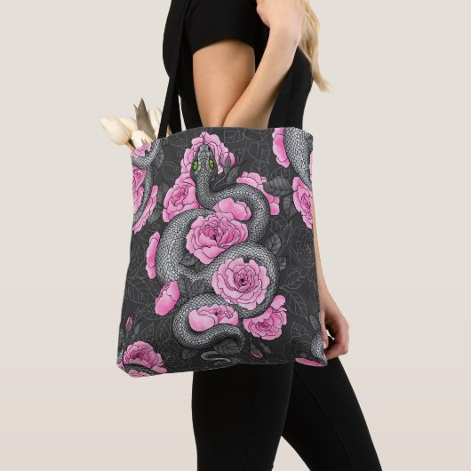 Schlangen und rosa Rosen Tasche (Von Nahem)