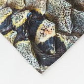Schlangenhautmuster. Vintager Tierdruck Fleecedecke (Ecke)