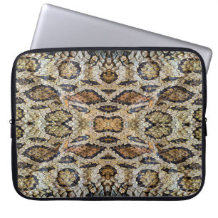Schlangenhautmuster. Vintager Tierdruck Laptopschutzhülle