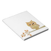 Schlaue Eule im Baumkommentar Notizblock (angewinkelt)