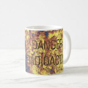 Schlecht beschädigter und rostender Nuklearer Abfa Kaffeetasse