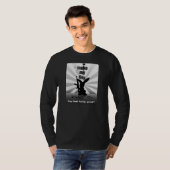 Schlecht-Esel Häschen mit Gewehr-langem T-Shirt (Vorne ganz)