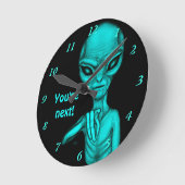 Schlechte Alien, Sie sind als Nächstes dran! Runde Wanduhr (Winkel)