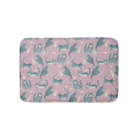 Schlechte graue Katzen klopfen über das Muster Badematte (Vorderseite)