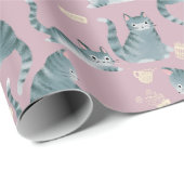 Schlechte graue Katzen klopfen über das Muster Geschenkpapier (Rolleneckpunkt)